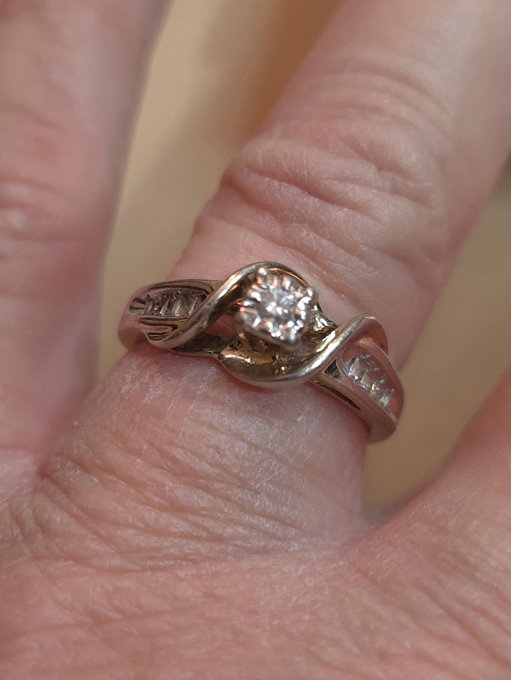 GENUINE DIAMOND SOLITAIRE ENGAGEMENT RING 8 BAGUETTES On The Sides Size 7